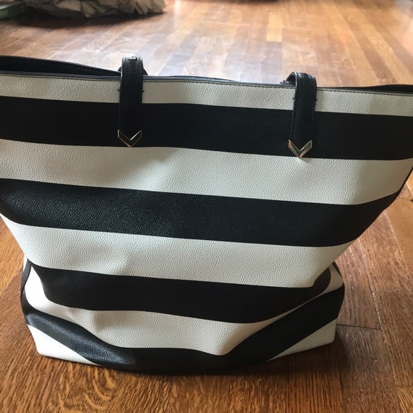 Stella & Dot Handbags - Stella & Dot Filmore Tote